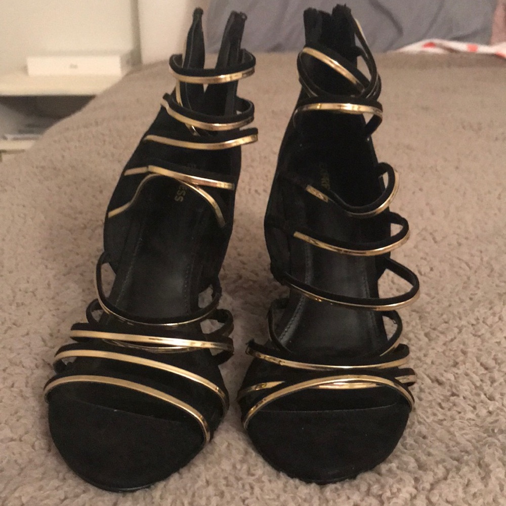 Express Sandals - Picture 2 of 2
